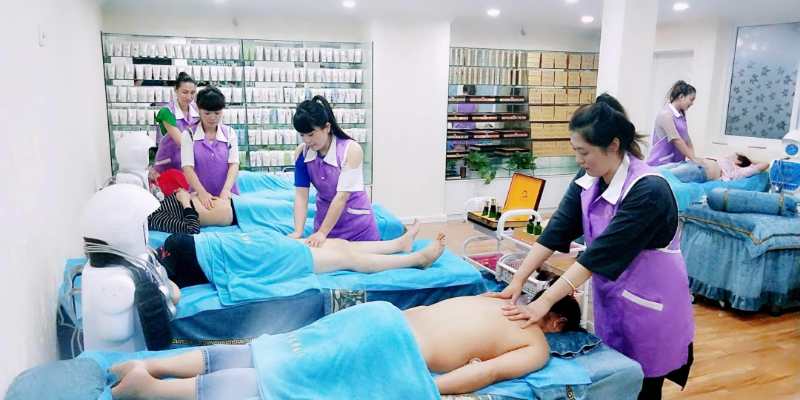 洛陽(yáng)總店店內(nèi)環(huán)境